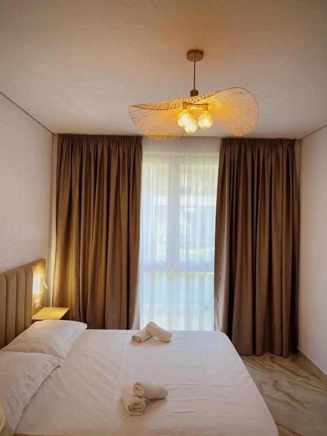 Pine Apartments At San Pietro Resort Дуррес Экстерьер фото