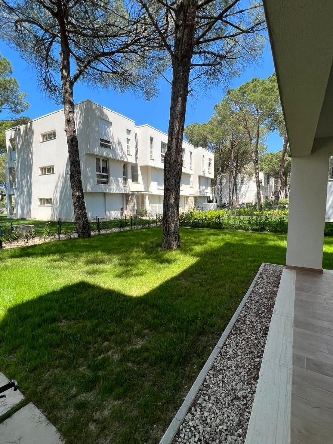 Pine Apartments At San Pietro Resort Дуррес Экстерьер фото