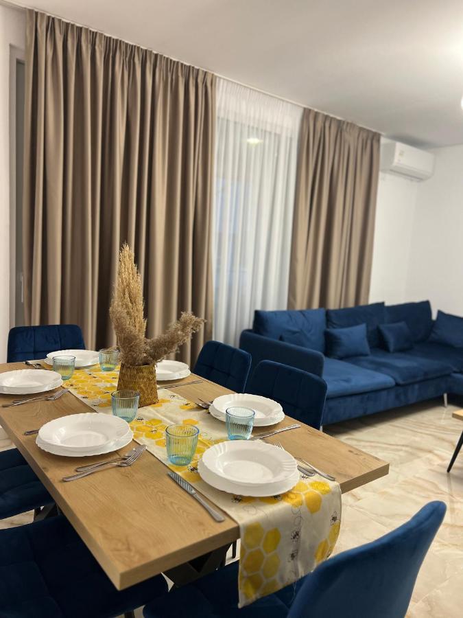 Pine Apartments At San Pietro Resort Дуррес Экстерьер фото