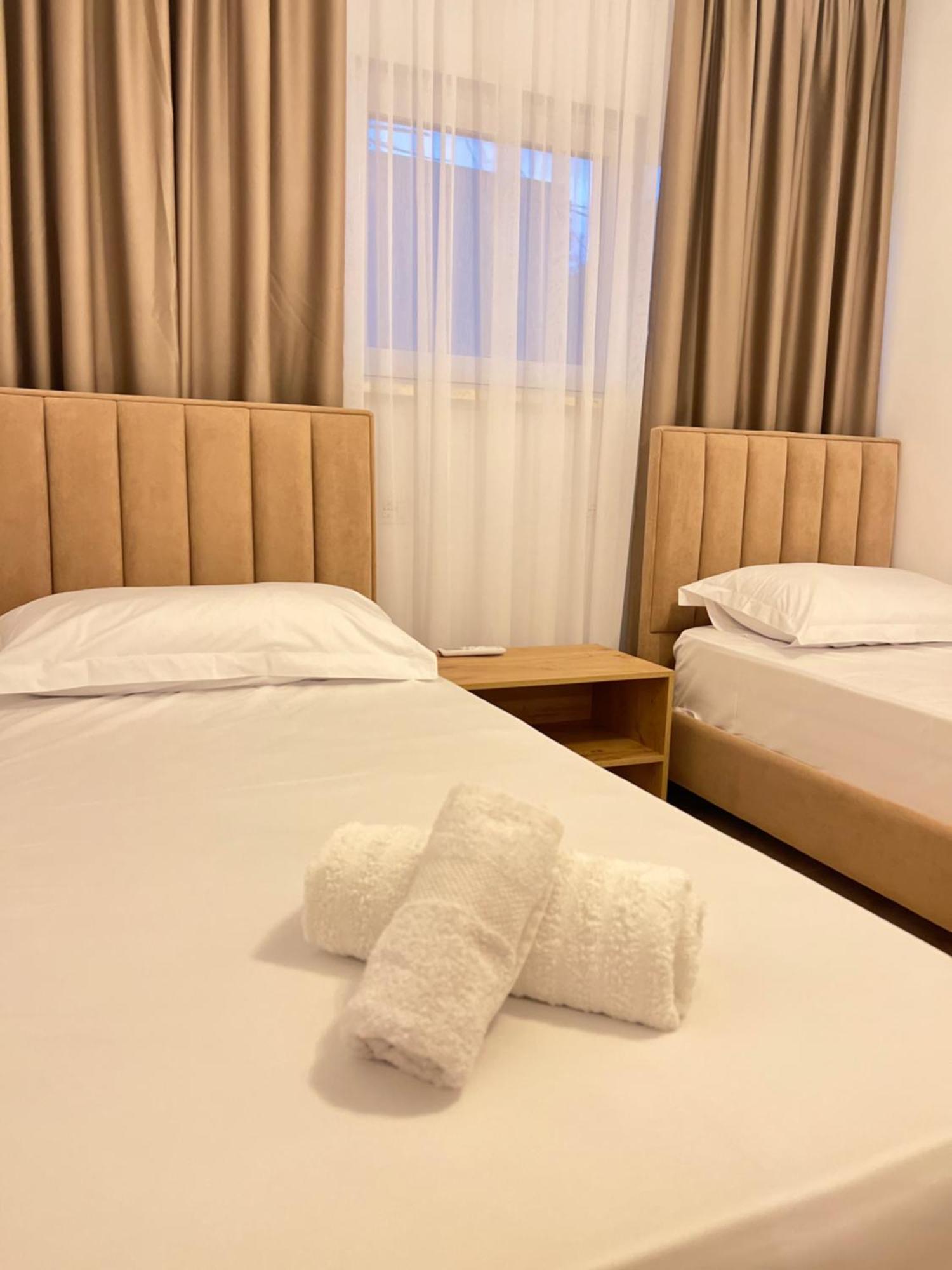 Pine Apartments At San Pietro Resort Дуррес Экстерьер фото